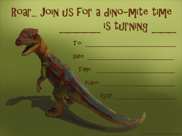 Dinosaur birthday invitations: Realistic dinosaur on birthday invitation for boys.